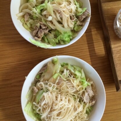 そうめんが余っていたので作りました！冷たいそうめんに飽きていたので、いつもと違って新鮮でおいしかったです*\(^o^)/*